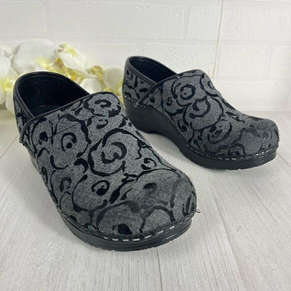 Sanita Women’s Gray and Black Floral Slip on Clogs size 37 - Picture 1 of 14